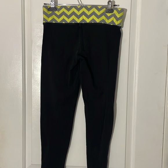 Victoria’s Secret pink leggings - Picture 3 of 3